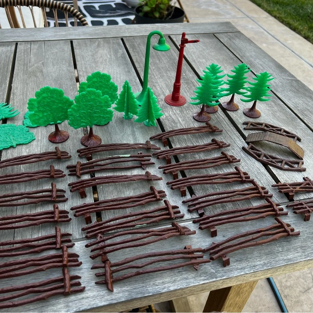 Lot of Vintage Plasticville Fences Trees and Light Posts Bridge *READ